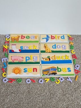 Melissa & Doug See & Spell Wooden Puzzle - Preschool